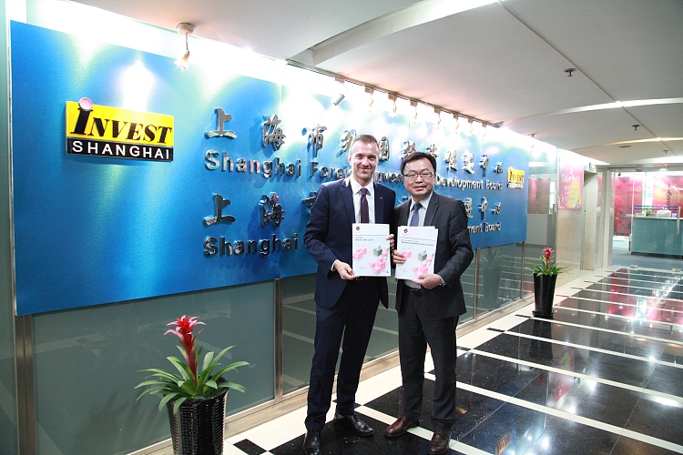 Chamber Vice President Carlo D’Andrea Presents Business Confidence Survey to President of Shanghai Foreign Investment Development Board